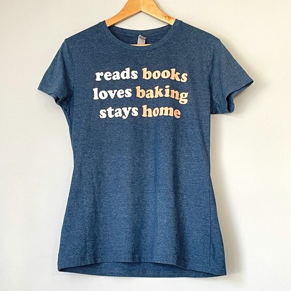 Instant Message Tops - Instant Message Reads Books Graphic T-Shirt